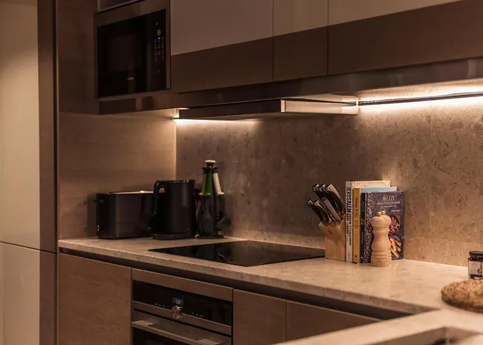 高雪维尔六善酒店公寓 5*