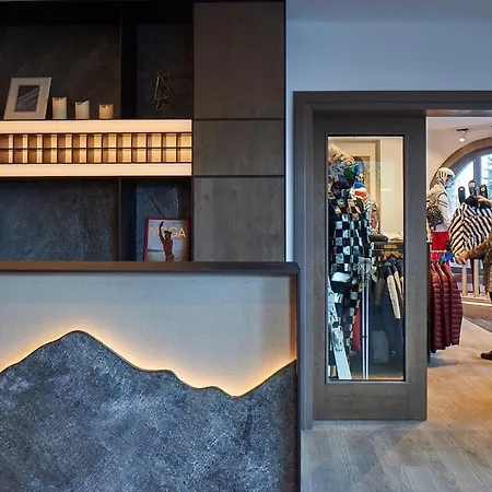 Six Senses Residences & Апарт-готель