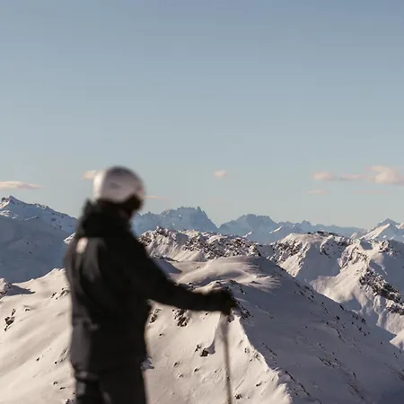 Апарт-готель Six Senses Residences & 5*
